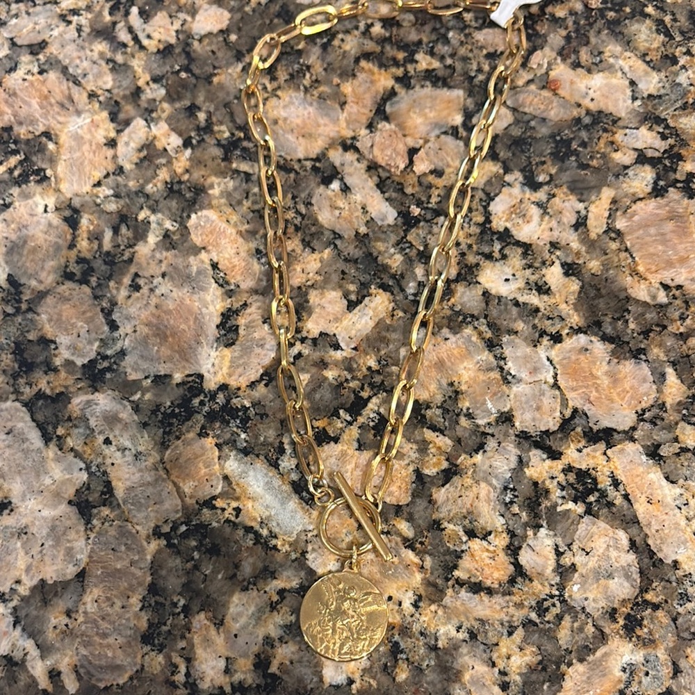 Gold Pendant Necklace with Intricate Design